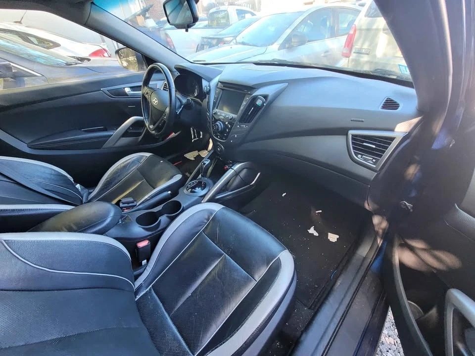 2015 Hyundai Veloster - Image 8 of 9