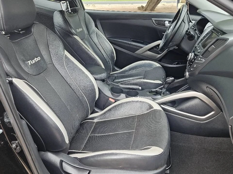 2015 Hyundai Veloster - Image 16 of 19
