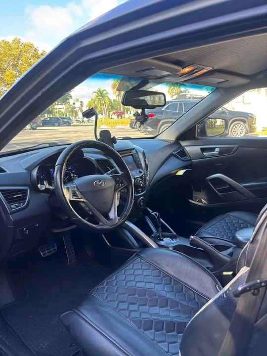 2015 Hyundai Veloster - Image 5 of 8