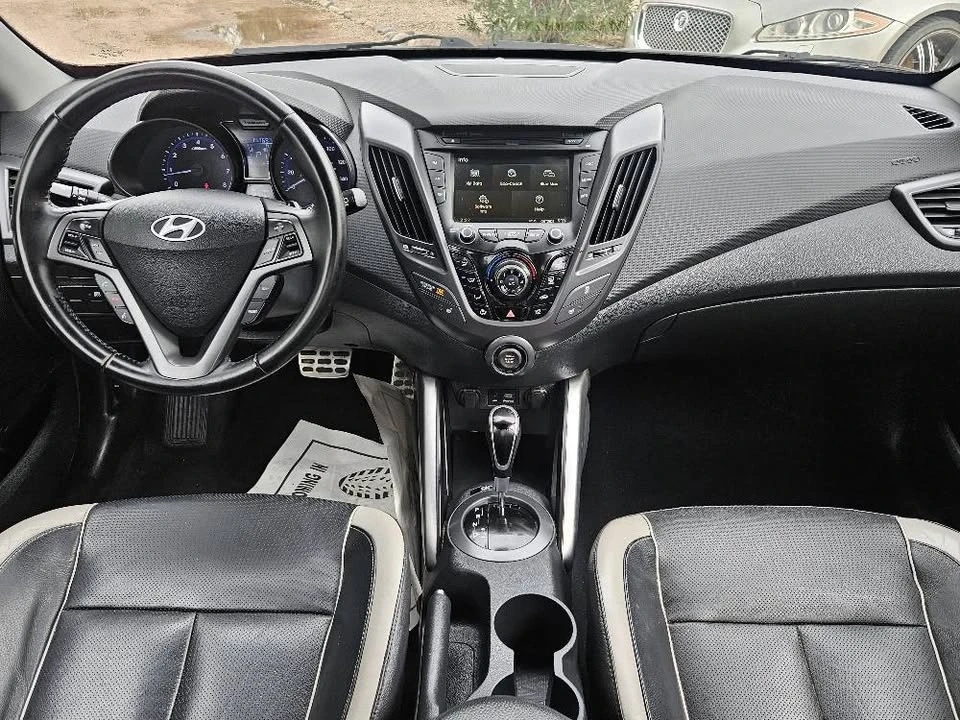 2015 Hyundai Veloster - Image 17 of 19