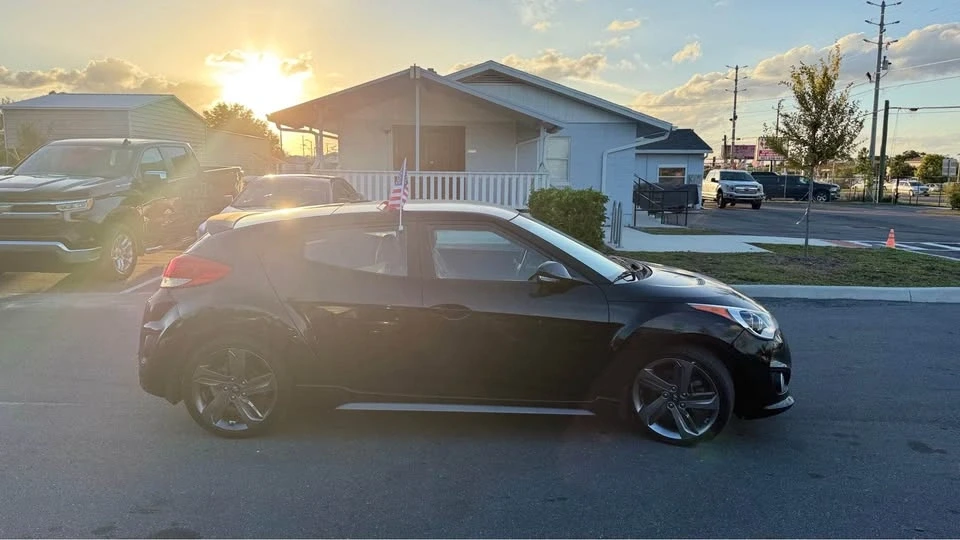 2015 Hyundai Veloster - Image 4 of 13