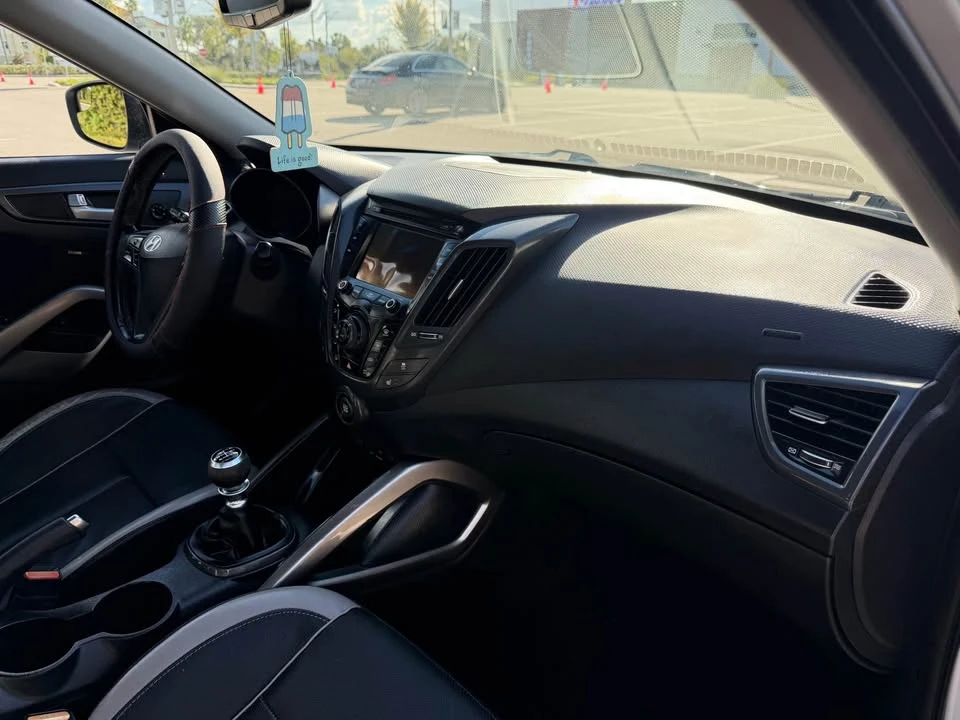 2015 Hyundai Veloster - Image 8 of 14