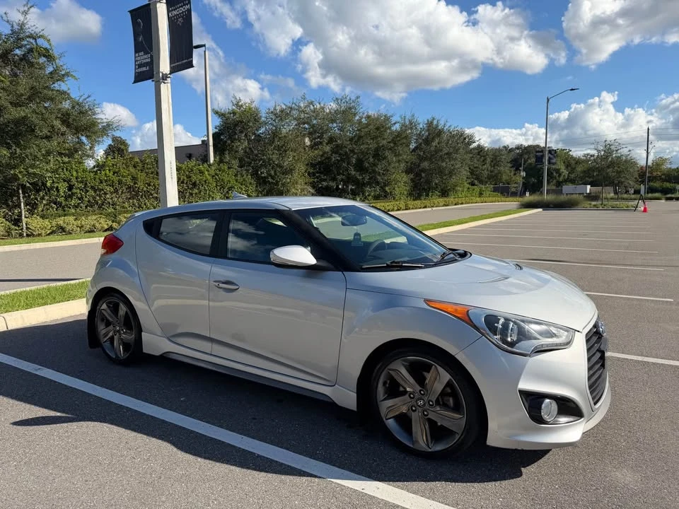 2015 Hyundai Veloster - Image 2 of 14