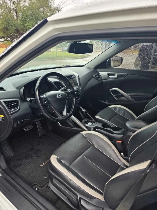 2015 Hyundai Veloster - Image 3 of 6