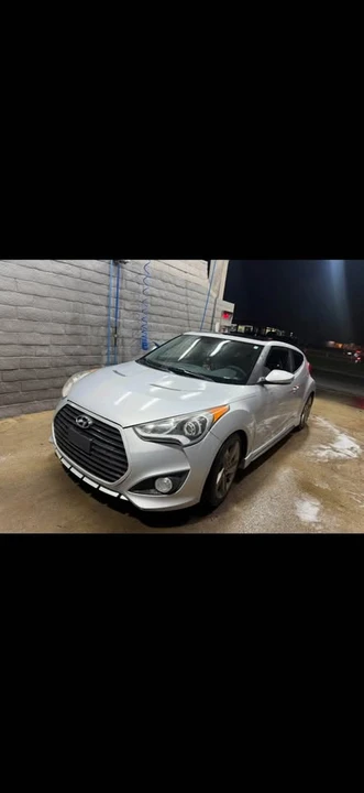 2015 Hyundai Veloster - Image 2 of 4