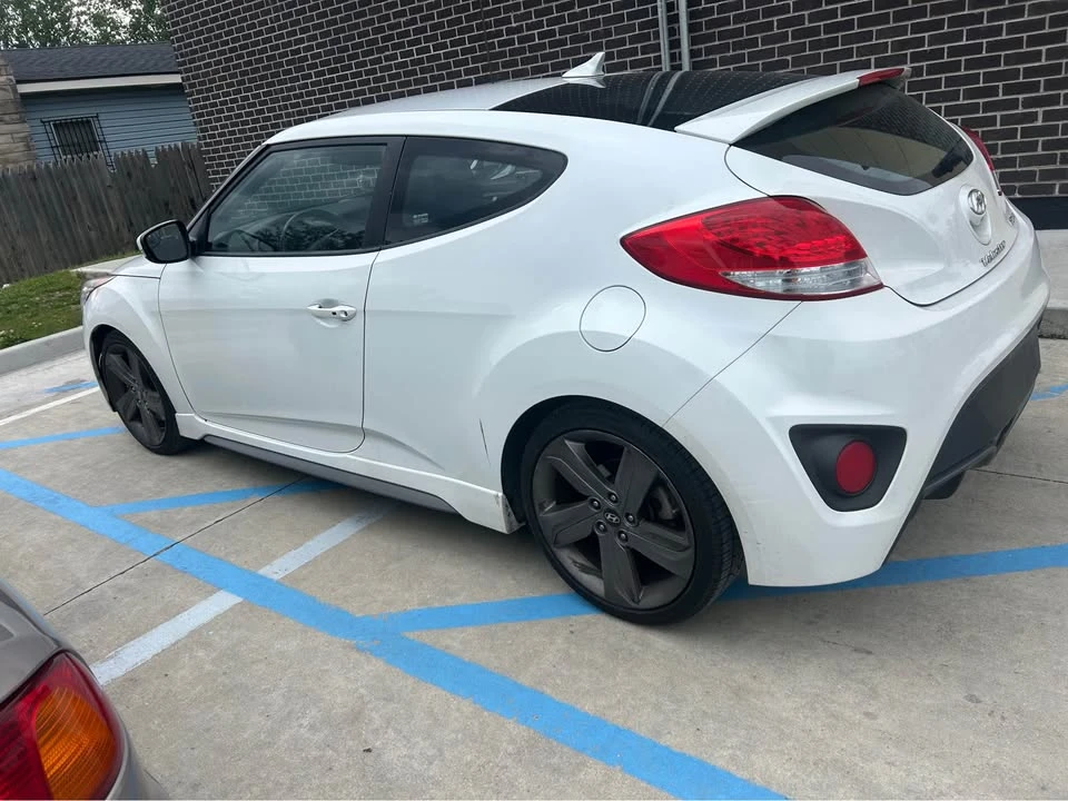 2015 Hyundai Veloster - Image 2 of 7