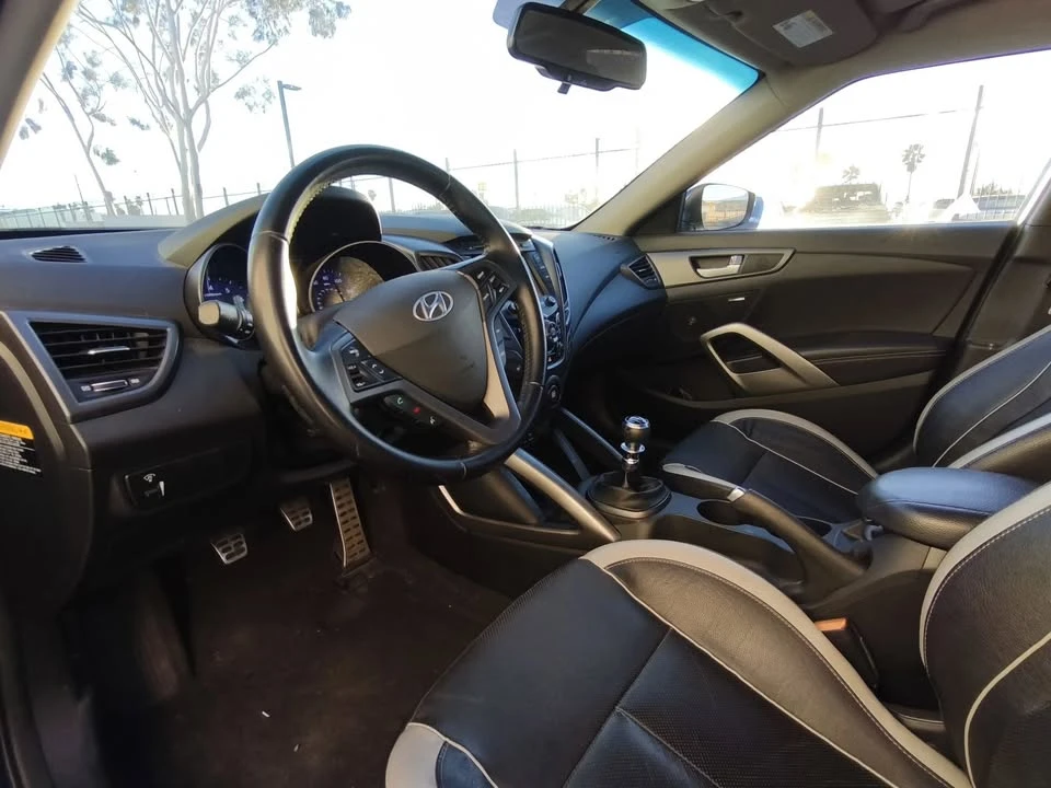2015 Hyundai Veloster - Image 16 of 20