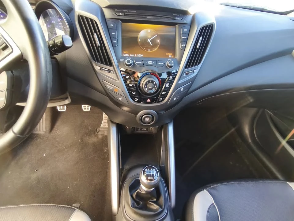 2015 Hyundai Veloster - Image 15 of 20