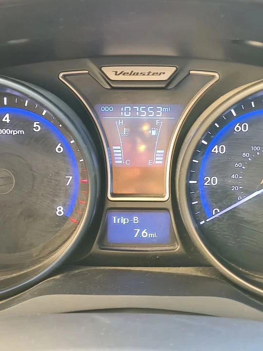 2015 Hyundai Veloster - Image 15 of 18