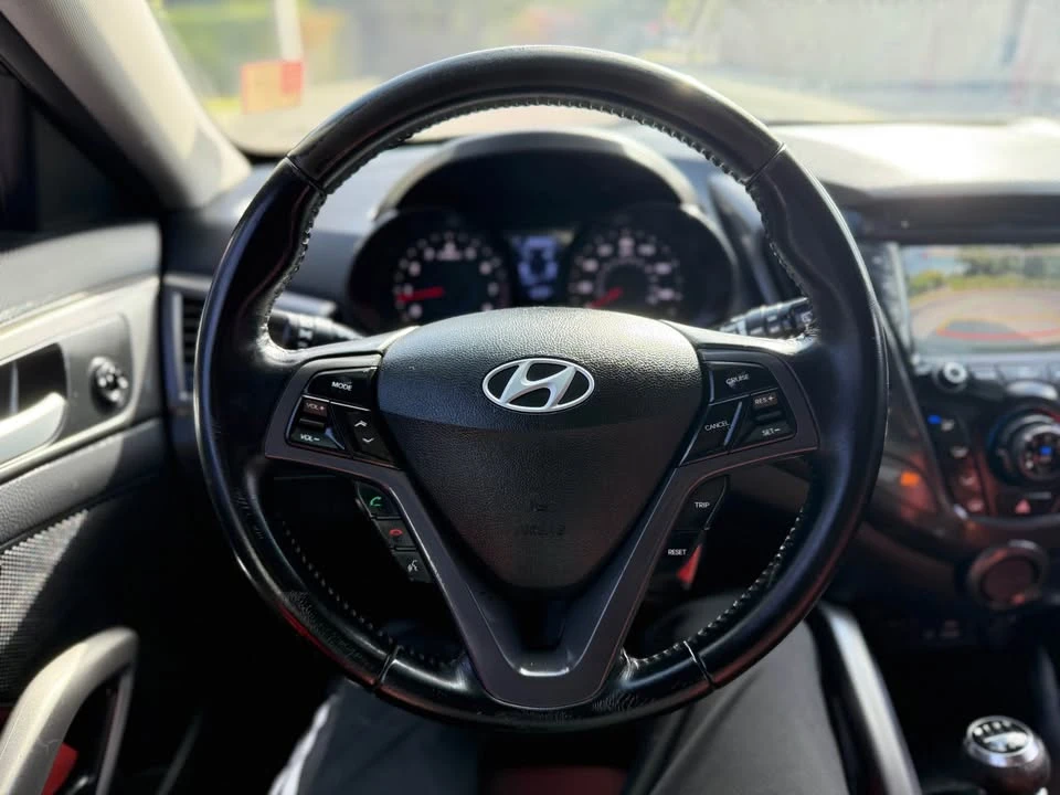 2015 Hyundai Veloster - Image 13 of 14