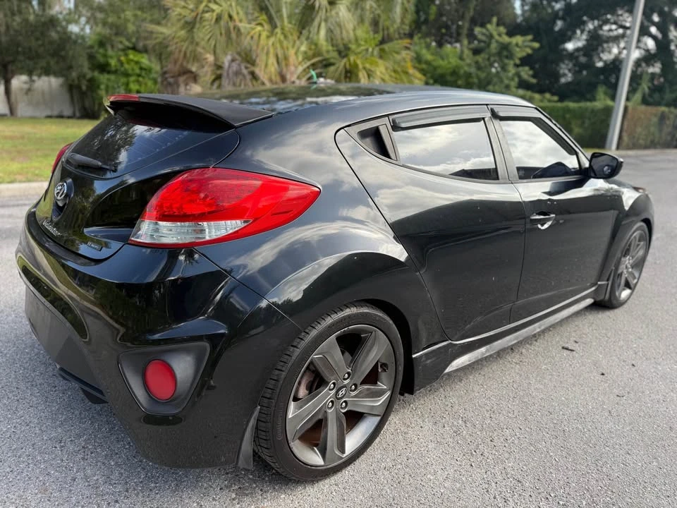 2015 Hyundai Veloster - Image 8 of 14