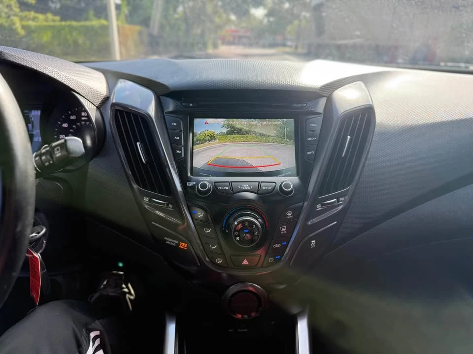 2015 Hyundai Veloster - Image 12 of 14