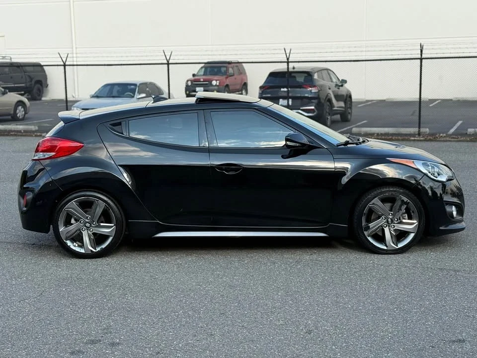 2015 Hyundai Veloster - Image 2 of 15