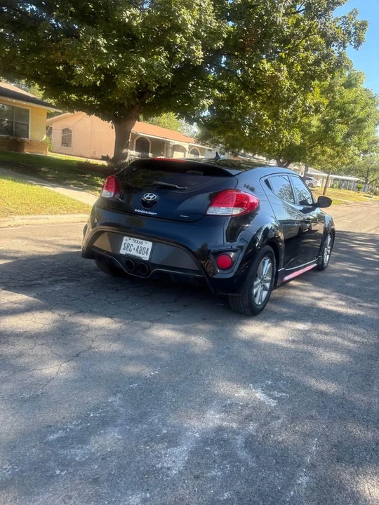 2015 Hyundai Veloster - Image 2 of 5
