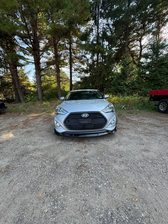2015 Hyundai Veloster - Image 2 of 5