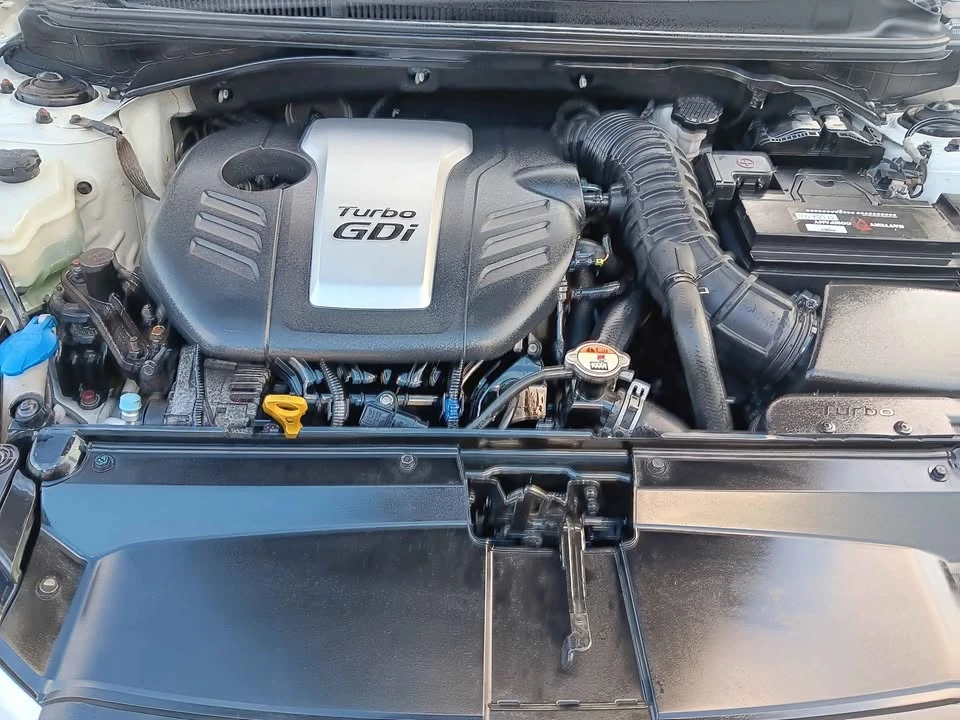 2015 Hyundai Veloster - Image 6 of 8