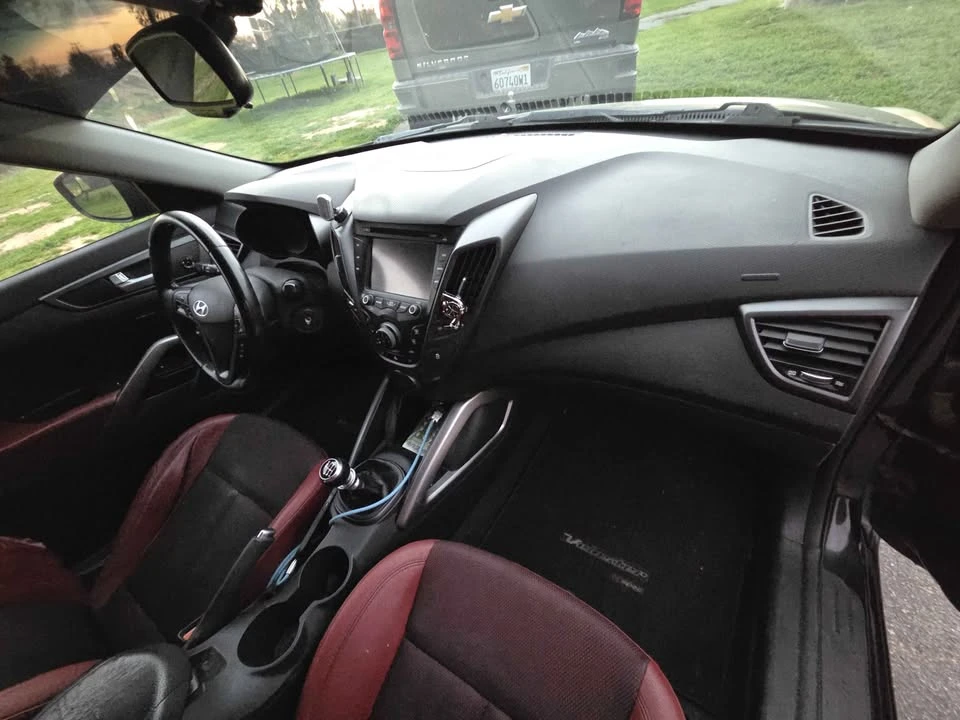 2015 Hyundai Veloster - Image 11 of 13