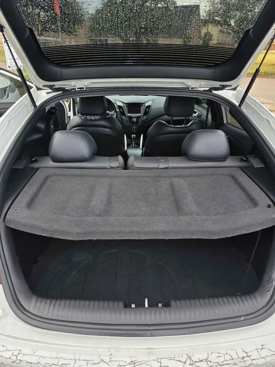 2015 Hyundai Veloster - Image 16 of 17