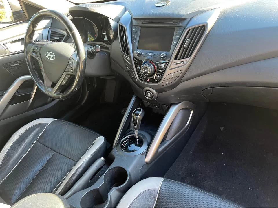 2015 Hyundai Veloster - Image 8 of 12