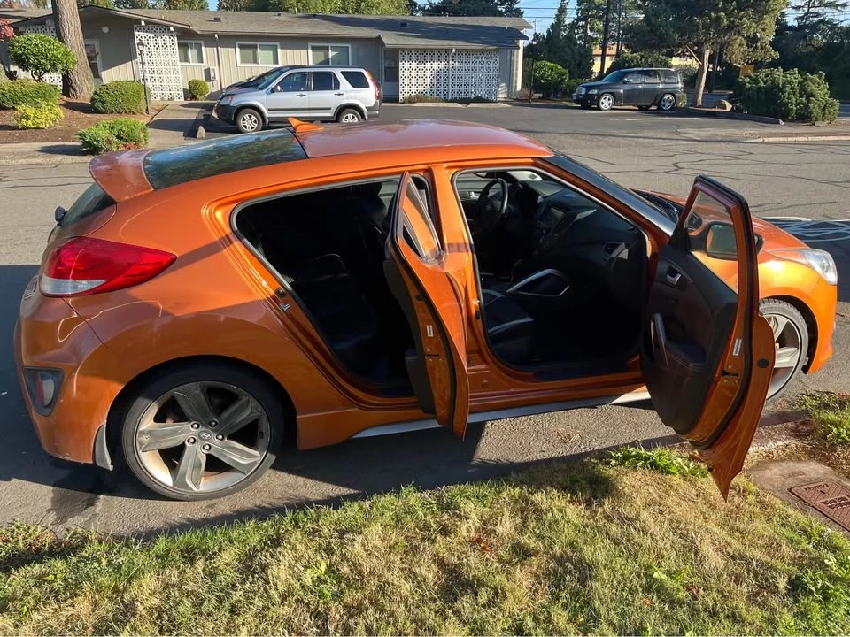 2015 Hyundai Veloster - Image 6 of 12