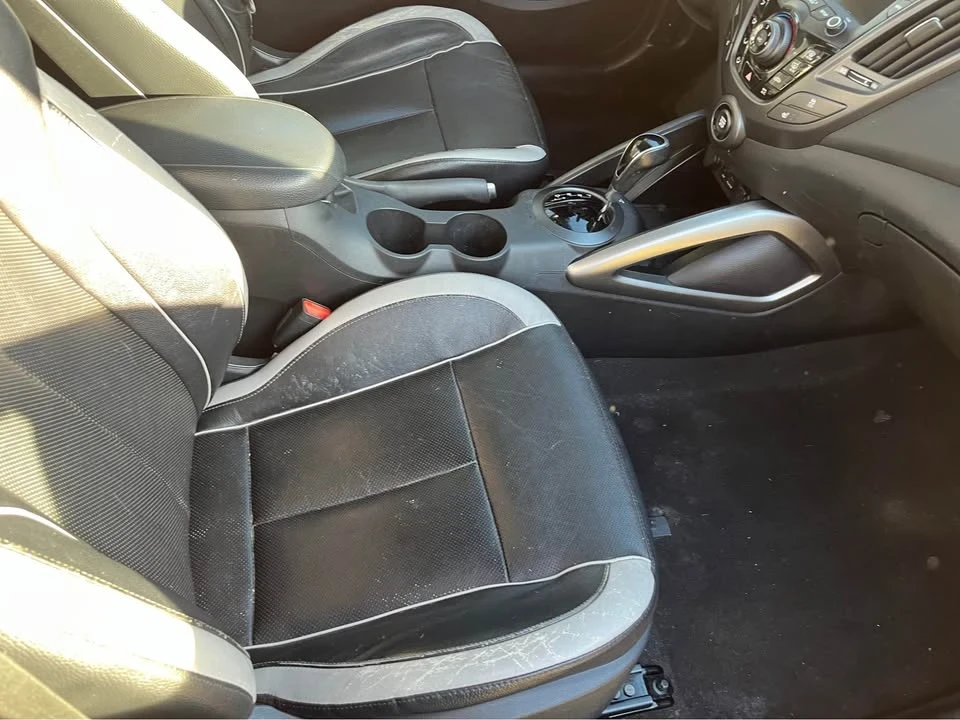 2015 Hyundai Veloster - Image 11 of 12