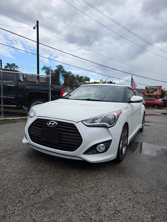 2015 Hyundai Veloster - Image 10 of 17