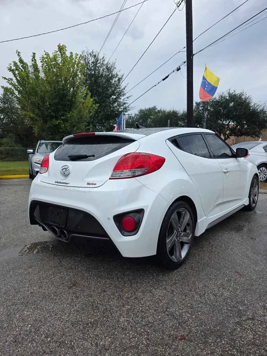2015 Hyundai Veloster - Image 2 of 17