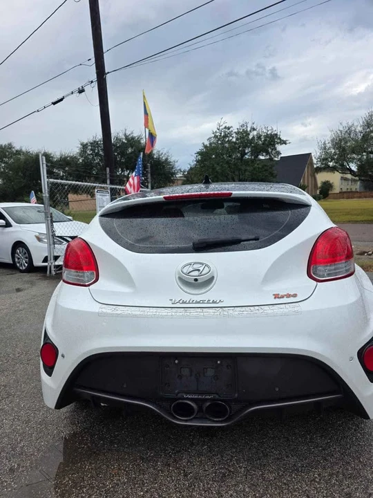 2015 Hyundai Veloster - Image 4 of 17