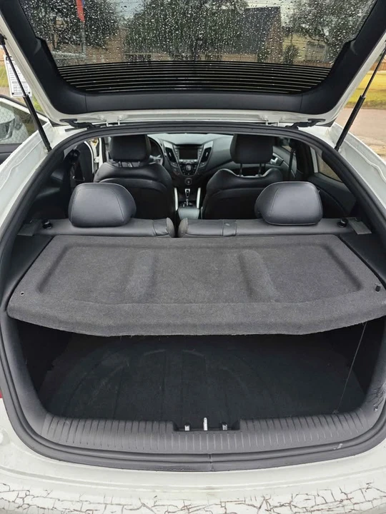 2015 Hyundai Veloster - Image 16 of 17