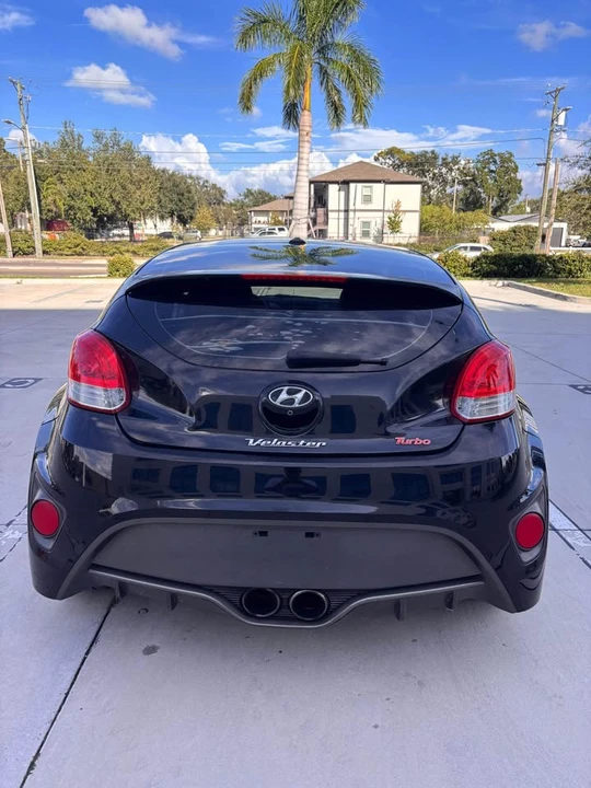 2015 Hyundai Veloster - Image 8 of 14