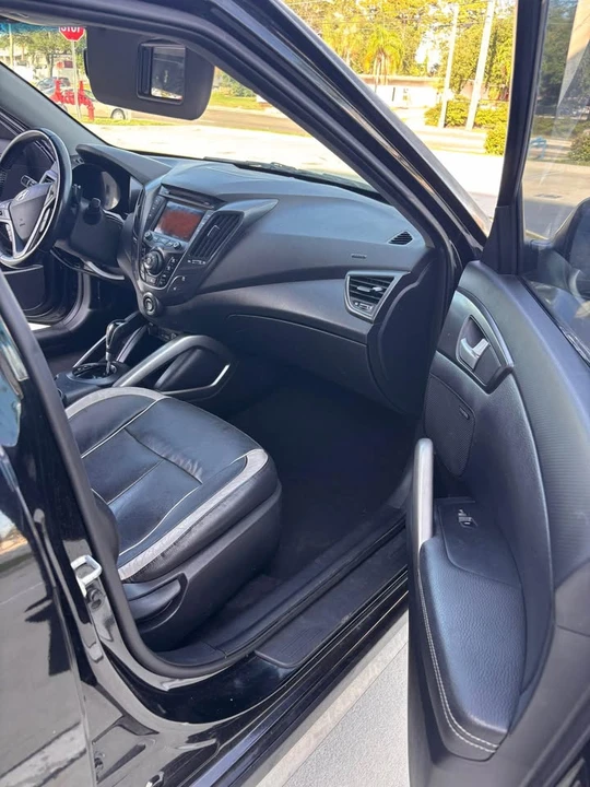 2015 Hyundai Veloster - Image 14 of 14