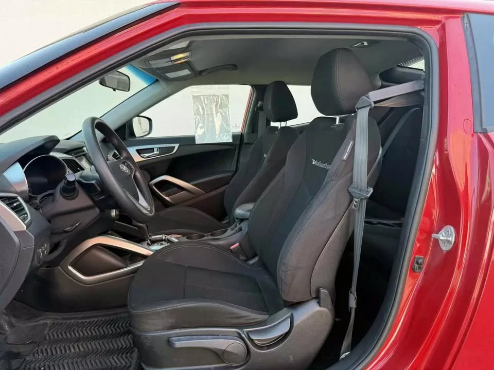 2015 Hyundai Veloster - Image 8 of 12