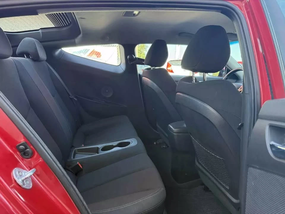 2015 Hyundai Veloster - Image 7 of 12
