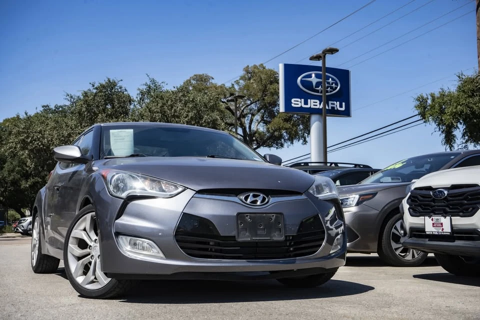 2015 Hyundai Veloster - Image 4 of 19