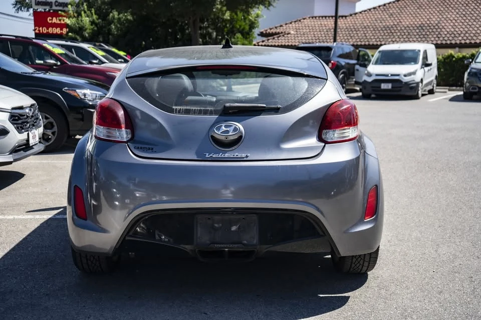 2015 Hyundai Veloster - Image 7 of 19