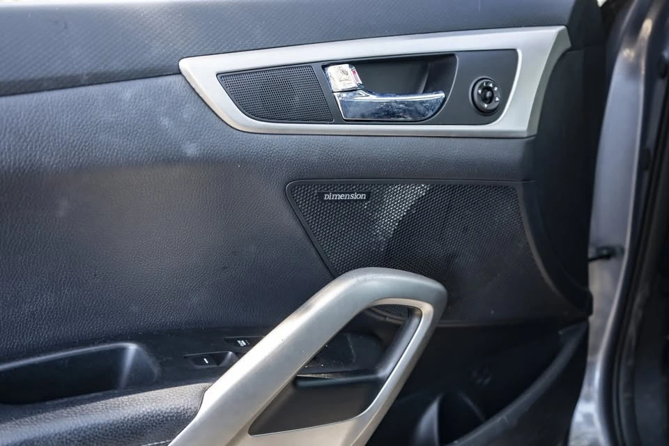 2015 Hyundai Veloster - Image 12 of 19