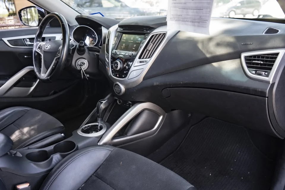 2015 Hyundai Veloster - Image 19 of 19