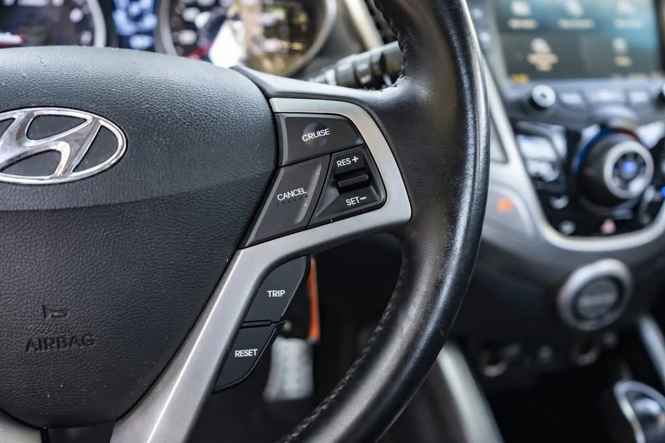 2015 Hyundai Veloster - Image 15 of 19