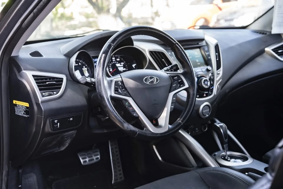 2015 Hyundai Veloster - Image 9 of 19