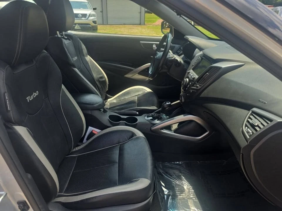 2015 Hyundai Veloster - Image 14 of 17