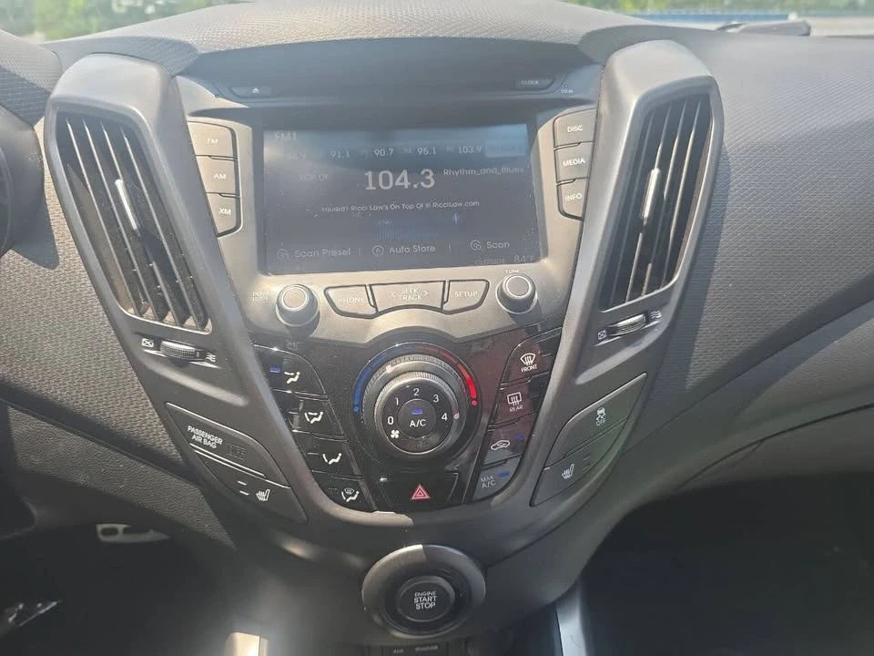 2015 Hyundai Veloster - Image 11 of 17