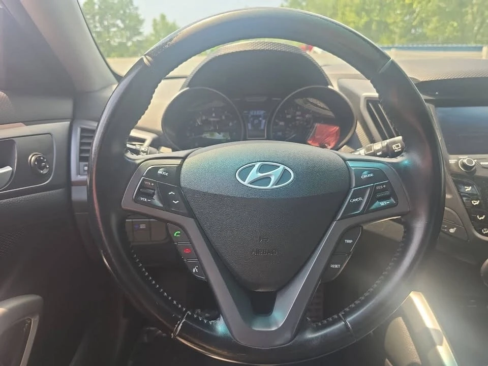 2015 Hyundai Veloster - Image 9 of 17