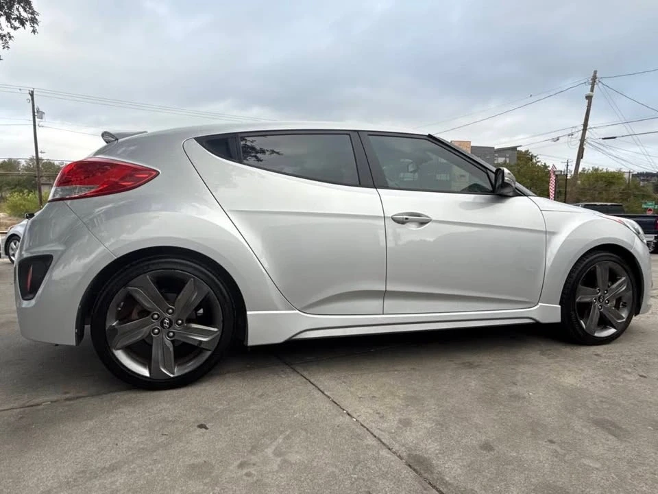 2015 Hyundai Veloster - Image 4 of 9