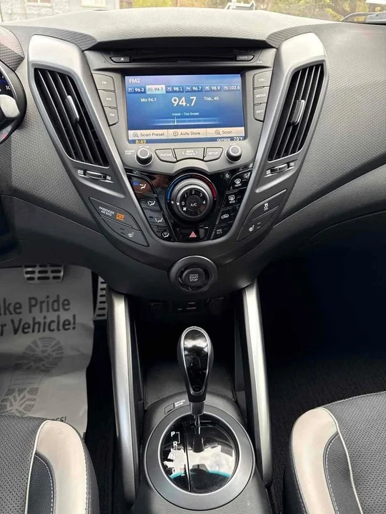 2015 Hyundai Veloster - Image 8 of 9