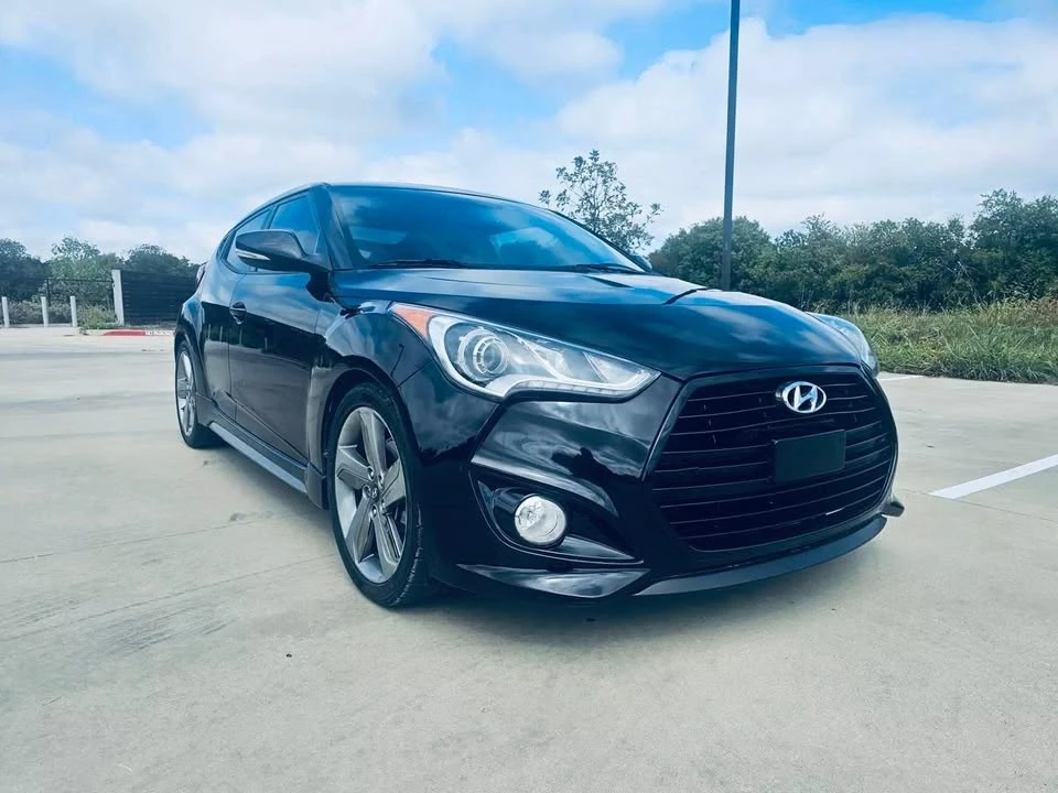 2015 Hyundai Veloster - Image 2 of 11
