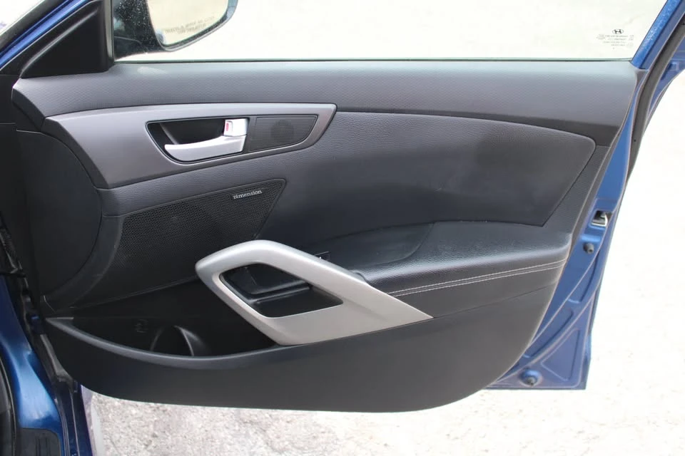 2015 Hyundai Veloster - Image 13 of 19