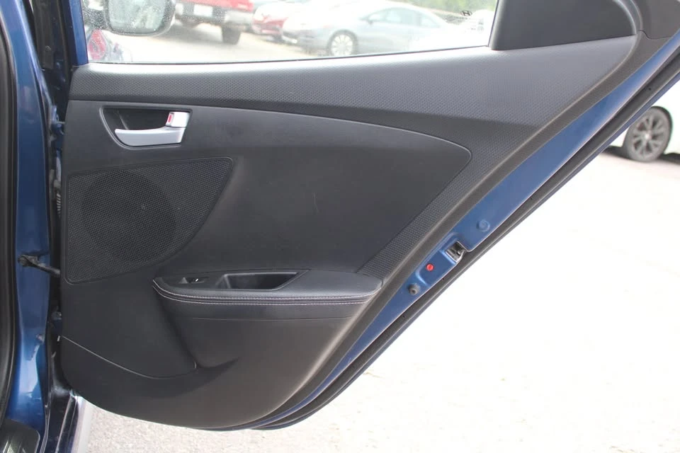 2015 Hyundai Veloster - Image 11 of 19