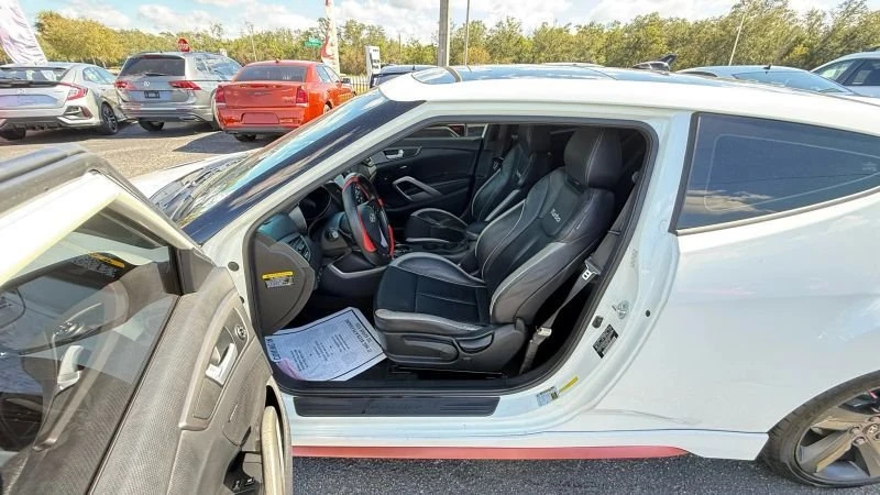 2015 Hyundai Veloster - Image 10 of 19