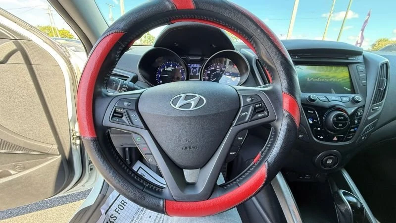 2015 Hyundai Veloster - Image 12 of 19
