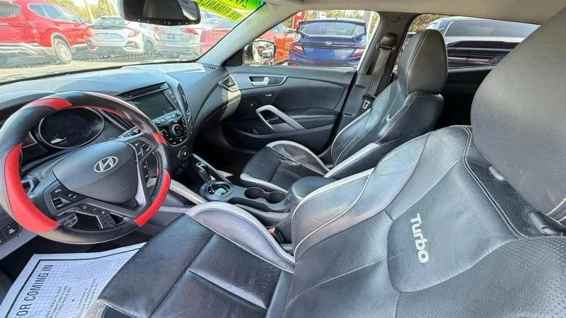 2015 Hyundai Veloster - Image 9 of 19